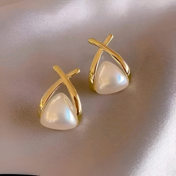 Trendy Earrings Gold Stud Earrings - Image 2