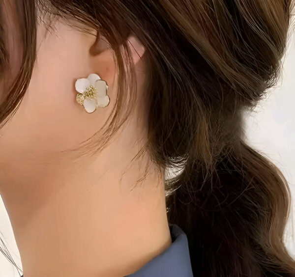 Combo of 2 Korean Enamel Contemporary Flower with Gems Lavender and White Stylish Stud Earrings - Image 4